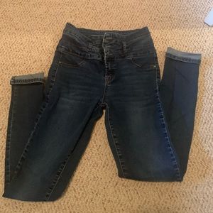 Juniors Refuge Jeans